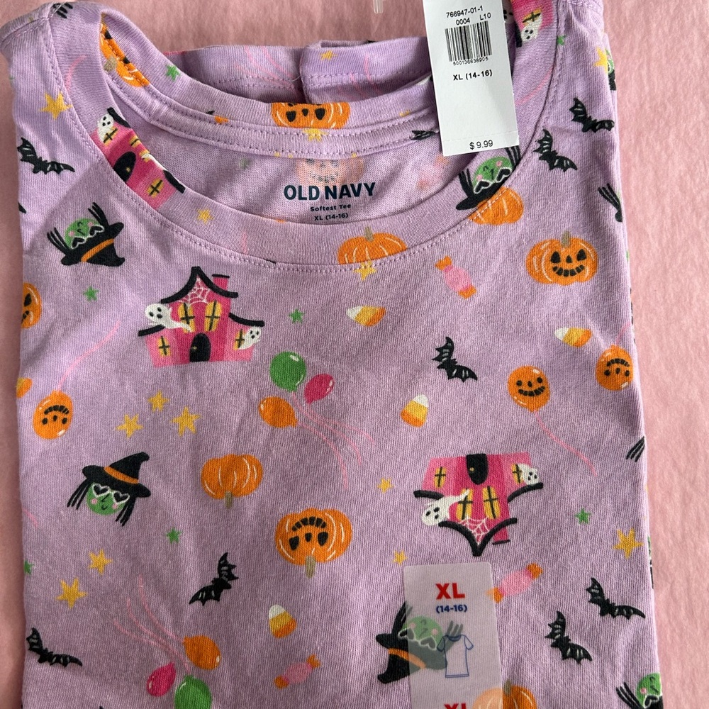 Old Navy Lavender Halloween Print short sleeve tee